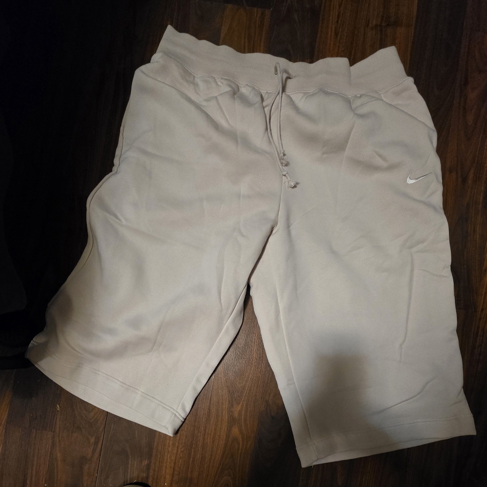 Nike Plus 3x Creme Wide Leg Fleece Crop